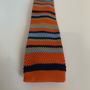 Knit tie
